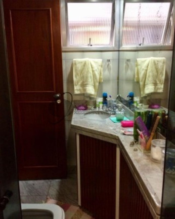 Imagem Imóvel com 4 Quartos à Venda, 220 m² em Icaraí - Niterói Imagem Imóvel com 4 Quartos à Venda, 220 m² em Icaraí - Niterói