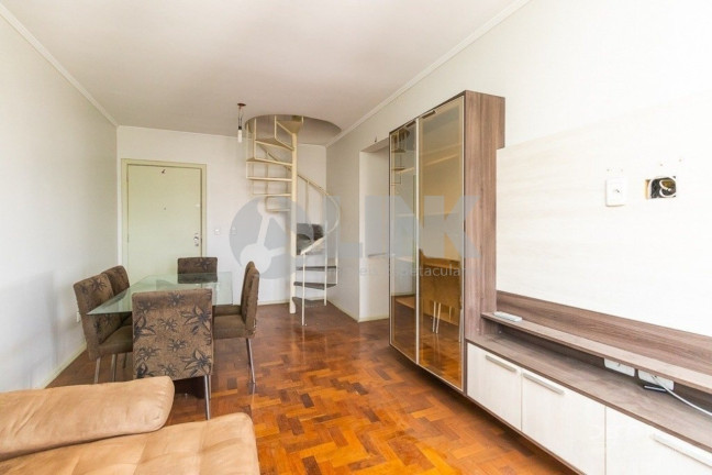 Imagem Imóvel com 2 Quartos à Venda, 152 m² em Menino Deus - Porto Alegre Imagem Imóvel com 2 Quartos à Venda, 152 m² em Menino Deus - Porto Alegre