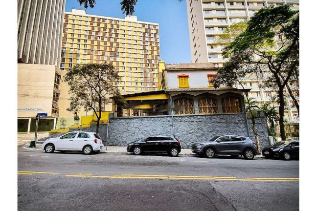 Casa com 5 Quartos à Venda,  em Bela Vista - São Paulo