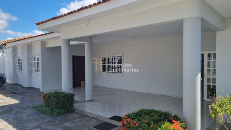 Casa com 4 Quartos à Venda, 389 m² em Jardim Califórnia - Cuiabá