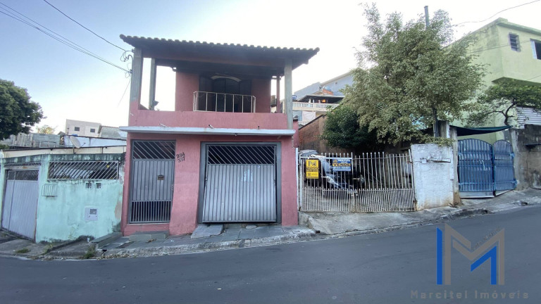 Casa com 4 Quartos à Venda, 255 m² em Vila Veloso - Carapicuíba