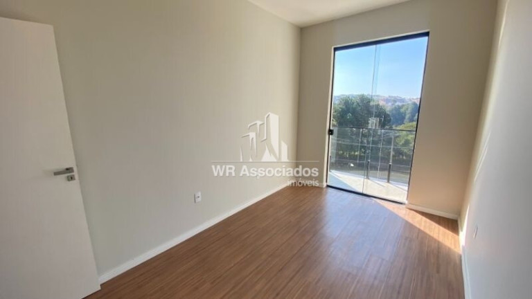 Imagem Casa com 3 Quartos à Venda, 230 m² Imagem Casa com 3 Quartos à Venda, 230 m²