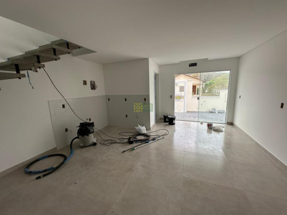 Imagem Sobrado com 2 Quartos à Venda, 80 m² em Zimbros - Bombinhas Imagem Sobrado com 2 Quartos à Venda, 80 m² em Zimbros - Bombinhas