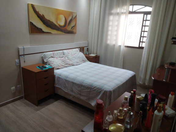 Imagem Casa com 5 Quartos à Venda, 298 m² em Planalto - Belo Horizonte Imagem Casa com 5 Quartos à Venda, 298 m² em Planalto - Belo Horizonte