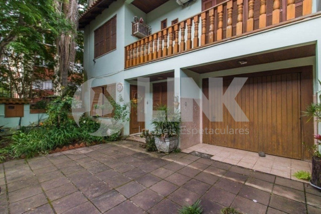 Imagem Casa com 4 Quartos à Venda, 250 m² em Passo Da Areia - Porto Alegre Imagem Casa com 4 Quartos à Venda, 250 m² em Passo Da Areia - Porto Alegre