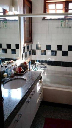 Imagem Casa com 4 Quartos à Venda, 300 m² em São Francisco - Niterói Imagem Casa com 4 Quartos à Venda, 300 m² em São Francisco - Niterói