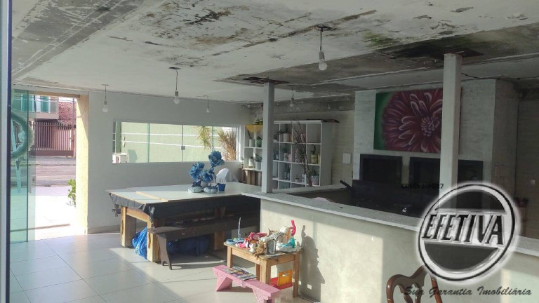Imagem Casa com 5 Quartos à Venda, 400 m² em Cajuru - Curitiba Imagem Casa com 5 Quartos à Venda, 400 m² em Cajuru - Curitiba
