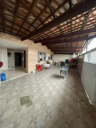 Casa com 2 Quartos à Venda, 250 m² em Quietude - Praia Grande