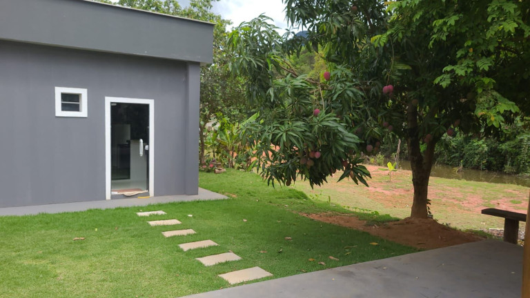 Imagem Imóvel com 2 Quartos à Venda, 2.200 m²