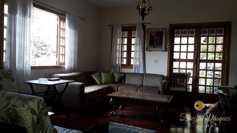 Imagem Casa com 3 Quartos à Venda, 220 m² em Quebra Frascos - Teresópolis Imagem Casa com 3 Quartos à Venda, 220 m² em Quebra Frascos - Teresópolis