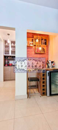 Imagem Apartamento com 4 Quartos à Venda, 215 m² em Copacabana - Rio De Janeiro Imagem Apartamento com 4 Quartos à Venda, 215 m² em Copacabana - Rio De Janeiro