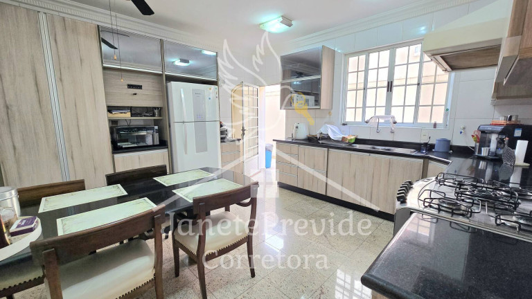 Imagem Casa de Condomínio com 4 Quartos à Venda, 313 m² em Alphaville - Santana De Parnaíba Imagem Casa de Condomínio com 4 Quartos à Venda, 313 m² em Alphaville - Santana De Parnaíba