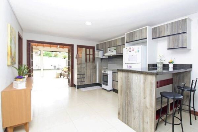 Imagem Casa com 3 Quartos à Venda, 192 m² em Passo Das Pedras - Porto Alegre Imagem Casa com 3 Quartos à Venda, 192 m² em Passo Das Pedras - Porto Alegre