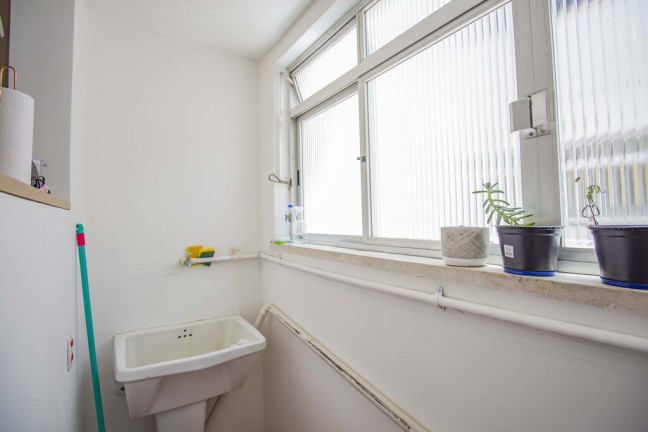 Imagem Apartamento com 2 Quartos à Venda, 55 m² em Menino Deus - Porto Alegre Imagem Apartamento com 2 Quartos à Venda, 55 m² em Menino Deus - Porto Alegre