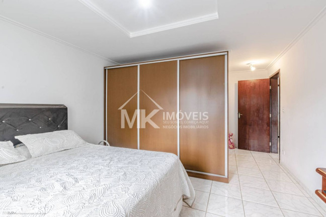 Imagem Sobrado com 4 Quartos à Venda, 276 m² em Capão Da Imbuia - Curitiba Imagem Sobrado com 4 Quartos à Venda, 276 m² em Capão Da Imbuia - Curitiba