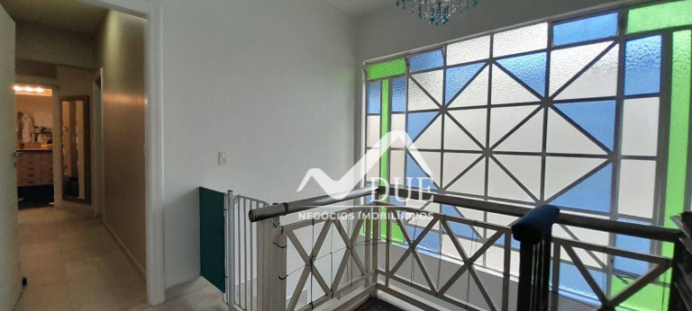 Imagem Casa com 4 Quartos à Venda, 516 m² em Marapé - Santos