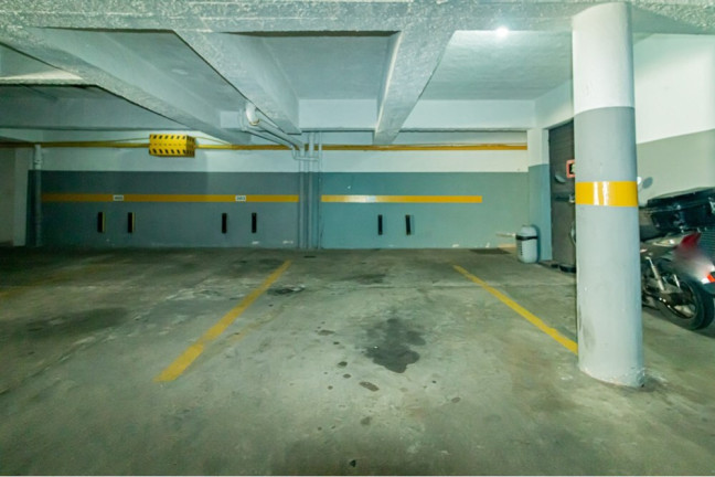 Imagem Imóvel com 3 Quartos à Venda, em Moinhos De Vento - Porto Alegre Imagem Imóvel com 3 Quartos à Venda, em Moinhos De Vento - Porto Alegre