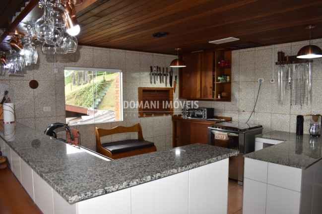 Imagem Casa com 4 Quartos à Venda, 195 m² em Região Do Alto Do Capivari - Campos Do Jordão Imagem Casa com 4 Quartos à Venda, 195 m² em Região Do Alto Do Capivari - Campos Do Jordão