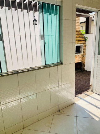 Imagem Sobrado com 3 Quartos à Venda, 185 m² em Ariribá - Balneário Camboriú Imagem Sobrado com 3 Quartos à Venda, 185 m² em Ariribá - Balneário Camboriú
