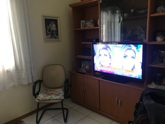 Imagem Casa com 4 Quartos à Venda, 230 m² em Jardim Itu - Porto Alegre