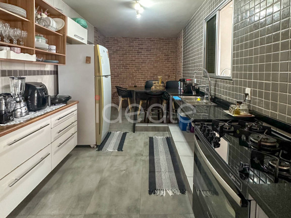 Imagem Casa com 9 Quartos à Venda,  em Taquara - Rio De Janeiro