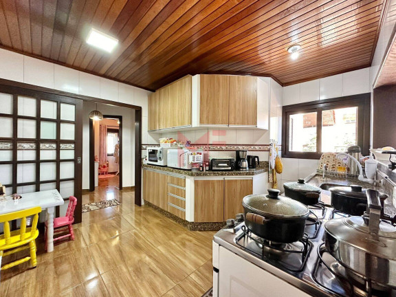 Imagem Casa com 5 Quartos à Venda, 600 m² em Capão Da Canoa Imagem Casa com 5 Quartos à Venda, 600 m² em Capão Da Canoa