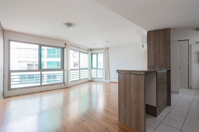 Imagem Apartamento com 3 Quartos à Venda, 90 m² em Azenha - Porto Alegre Imagem Apartamento com 3 Quartos à Venda, 90 m² em Azenha - Porto Alegre