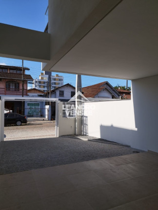Imagem Sobrado com 3 Quartos à Venda, em Anita Garibaldi - Joinville Imagem Sobrado com 3 Quartos à Venda, em Anita Garibaldi - Joinville