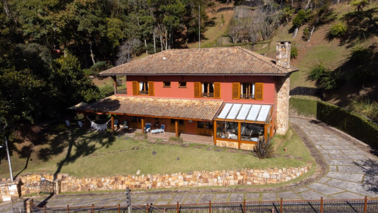 Imagem Imóvel com 4 Quartos à Venda, 445 m² em Campos Do Jordão - Campos Do Jordão Imagem Imóvel com 4 Quartos à Venda, 445 m² em Campos Do Jordão - Campos Do Jordão