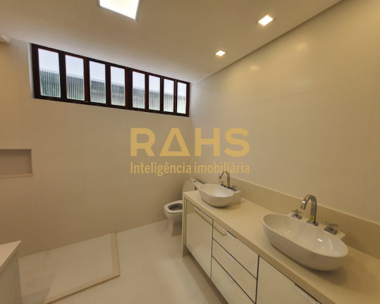 Imagem Casa com 3 Quartos à Venda, 300 m² em América - Joinville