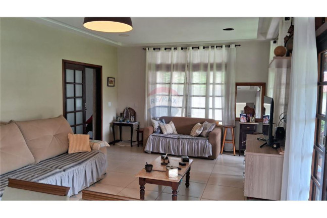 Imagem Imóvel com 3 Quartos à Venda, 283 m² em Centro - Maricá