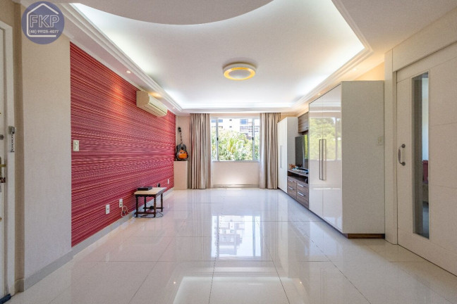 Apartamento com 2 Quartos à Venda, 67 m² em Centro - Florianópolis