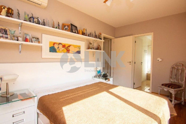 Imagem Imóvel com 3 Quartos à Venda, 232 m² em Petrópolis - Porto Alegre Imagem Imóvel com 3 Quartos à Venda, 232 m² em Petrópolis - Porto Alegre