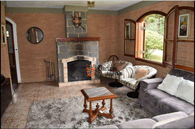 Imagem Chácara com 3 Quartos à Venda, 218 m² em Alto Da Boa Vista - Campos Do Jordão Imagem Chácara com 3 Quartos à Venda, 218 m² em Alto Da Boa Vista - Campos Do Jordão