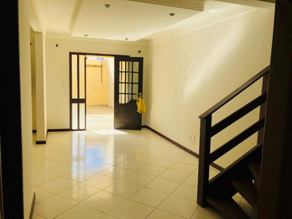 Imagem Casa com 5 Quartos à Venda, 200 m² em Inocoop - Camaçari Imagem Casa com 5 Quartos à Venda, 200 m² em Inocoop - Camaçari