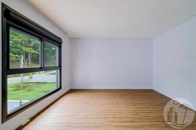 Imagem Casa com 4 Quartos à Venda, 317 m² em Santa Regina - Camboriú Imagem Casa com 4 Quartos à Venda, 317 m² em Santa Regina - Camboriú