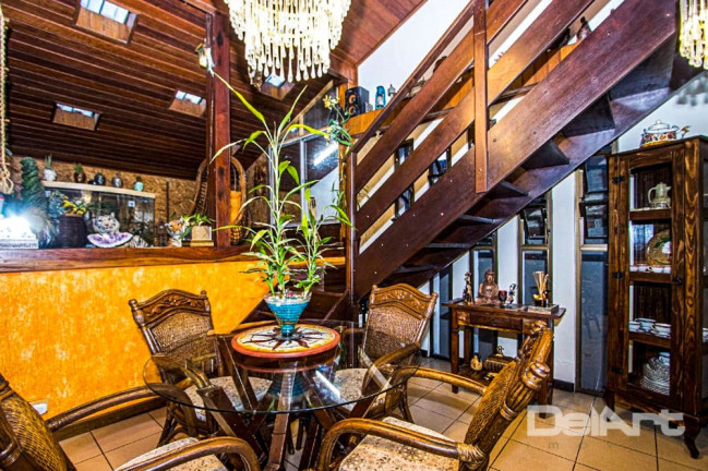 Imagem Casa com 3 Quartos à Venda, 310 m² em São Braz - Curitiba Imagem Casa com 3 Quartos à Venda, 310 m² em São Braz - Curitiba