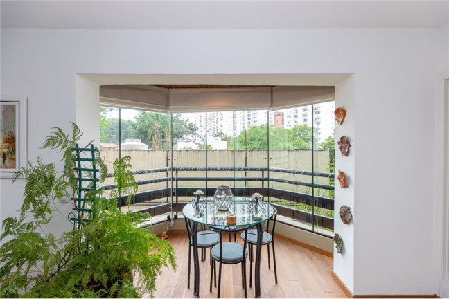 Imagem Imóvel com 3 Quartos à Venda, em Real Parque - São Paulo Imagem Imóvel com 3 Quartos à Venda, em Real Parque - São Paulo