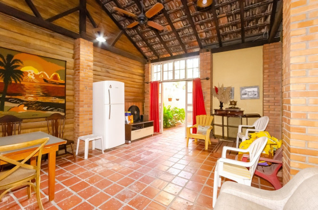 Imagem Casa com 4 Quartos à Venda, 332 m² em Petrópolis - Porto Alegre Imagem Casa com 4 Quartos à Venda, 332 m² em Petrópolis - Porto Alegre