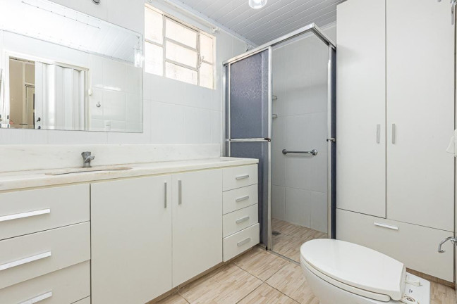 Imagem Casa com 3 Quartos à Venda, 225 m² em Seminário - Curitiba Imagem Casa com 3 Quartos à Venda, 225 m² em Seminário - Curitiba