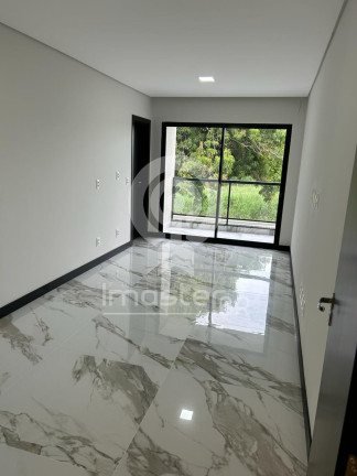 Imagem Casa com 5 Quartos à Venda, em Maraponga - Fortaleza Imagem Casa com 5 Quartos à Venda, em Maraponga - Fortaleza