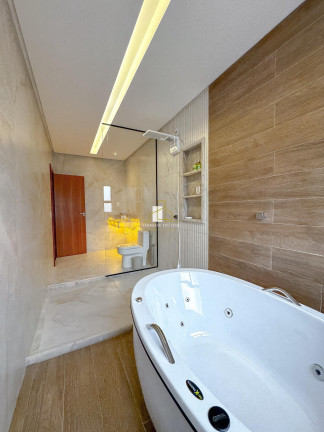 Imagem Casa com 4 Quartos à Venda, 300 m² em Portal De Jacaraípe - Serra Imagem Casa com 4 Quartos à Venda, 300 m² em Portal De Jacaraípe - Serra