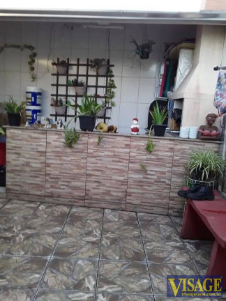 Casa com 3 Quartos à Venda,  em Jd. Sao Jose - Jacareí