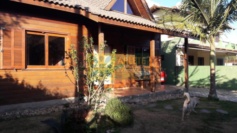 Imagem Casa com 3 Quartos à Venda, 118 m² em Canto Grande - Bombinhas Imagem Casa com 3 Quartos à Venda, 118 m² em Canto Grande - Bombinhas