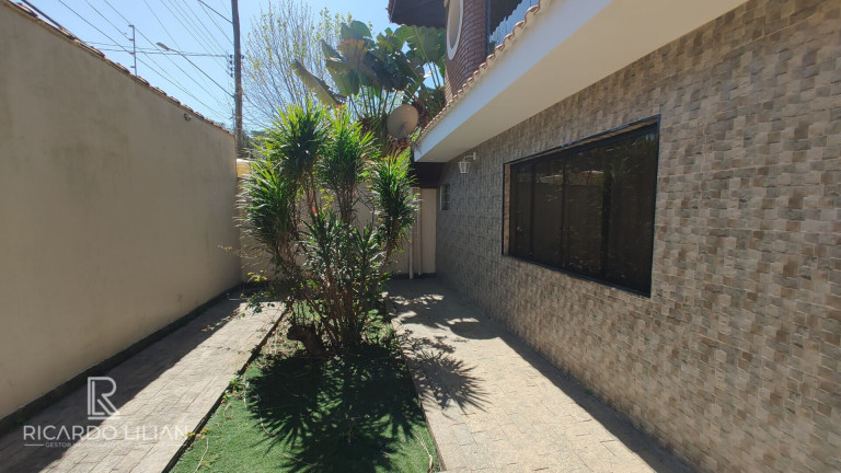 Imagem Sobrado com 3 Quartos à Venda, 310 m² em Mantiqueira - Mairiporã Imagem Sobrado com 3 Quartos à Venda, 310 m² em Mantiqueira - Mairiporã