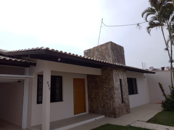 Imagem Casa com 3 Quartos à Venda, 195 m² em Itacorubi - Florianópolis Imagem Casa com 3 Quartos à Venda, 195 m² em Itacorubi - Florianópolis