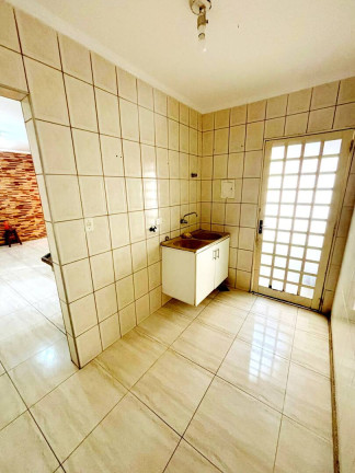 Imagem Casa com 2 Quartos à Venda, 300 m² em Santa Angela - Poços De Caldas