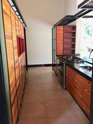 Imagem Casa com 4 Quartos à Venda, 304 m² em Centro - Cascavel Imagem Casa com 4 Quartos à Venda, 304 m² em Centro - Cascavel