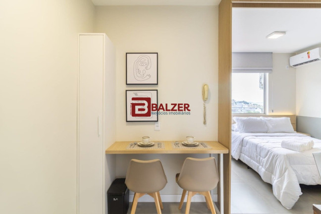 Imagem Apartamento com 1 Quarto à Venda, 32 m² em Centro - Florianópolis Imagem Apartamento com 1 Quarto à Venda, 32 m² em Centro - Florianópolis