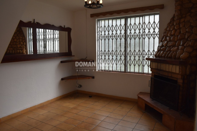 Imagem Casa com 4 Quartos à Venda, 130 m² em Região Da Abernéssia - Campos Do Jordão Imagem Casa com 4 Quartos à Venda, 130 m² em Região Da Abernéssia - Campos Do Jordão